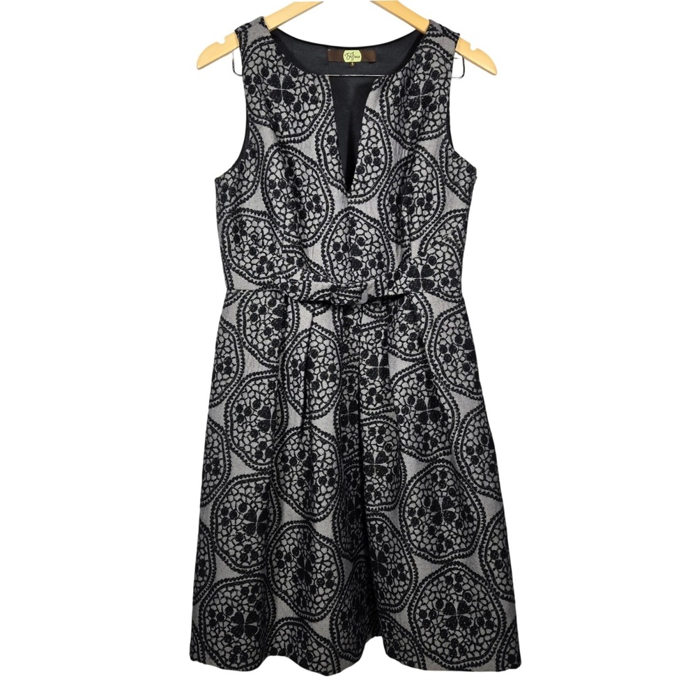 Eva Franco Silver Black‎ Metallic Medallion Brocade Fit Flare Dress Size 8